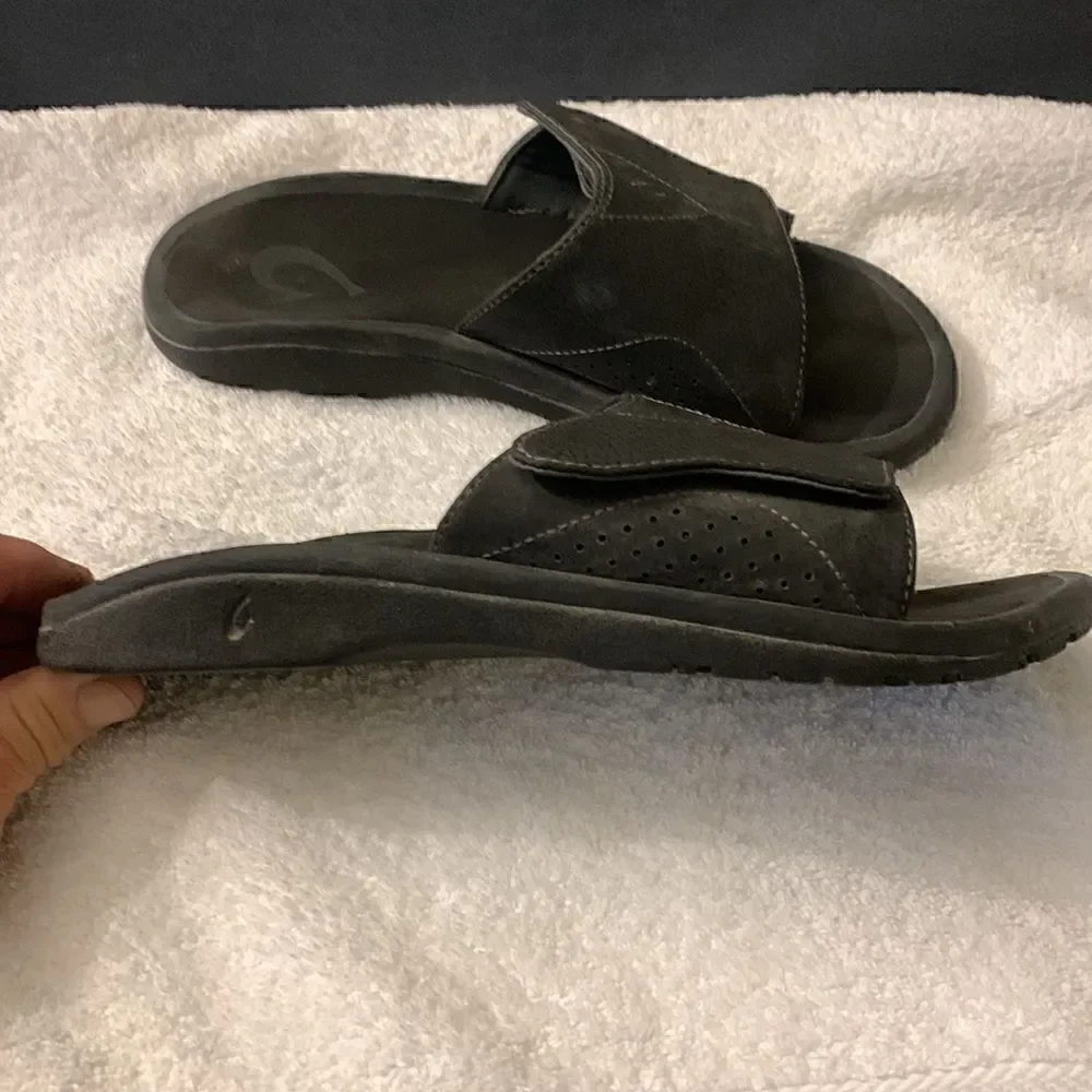 Olukia, sandals “NALU SLIDE”, size 9,  Velcro adjustable fronts, great condition